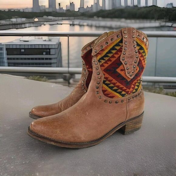 Steve Madden Shoes - Steve Madden Swaret Ankle Boots IS 8 M Womens Brown Leather Aztec Western Boot